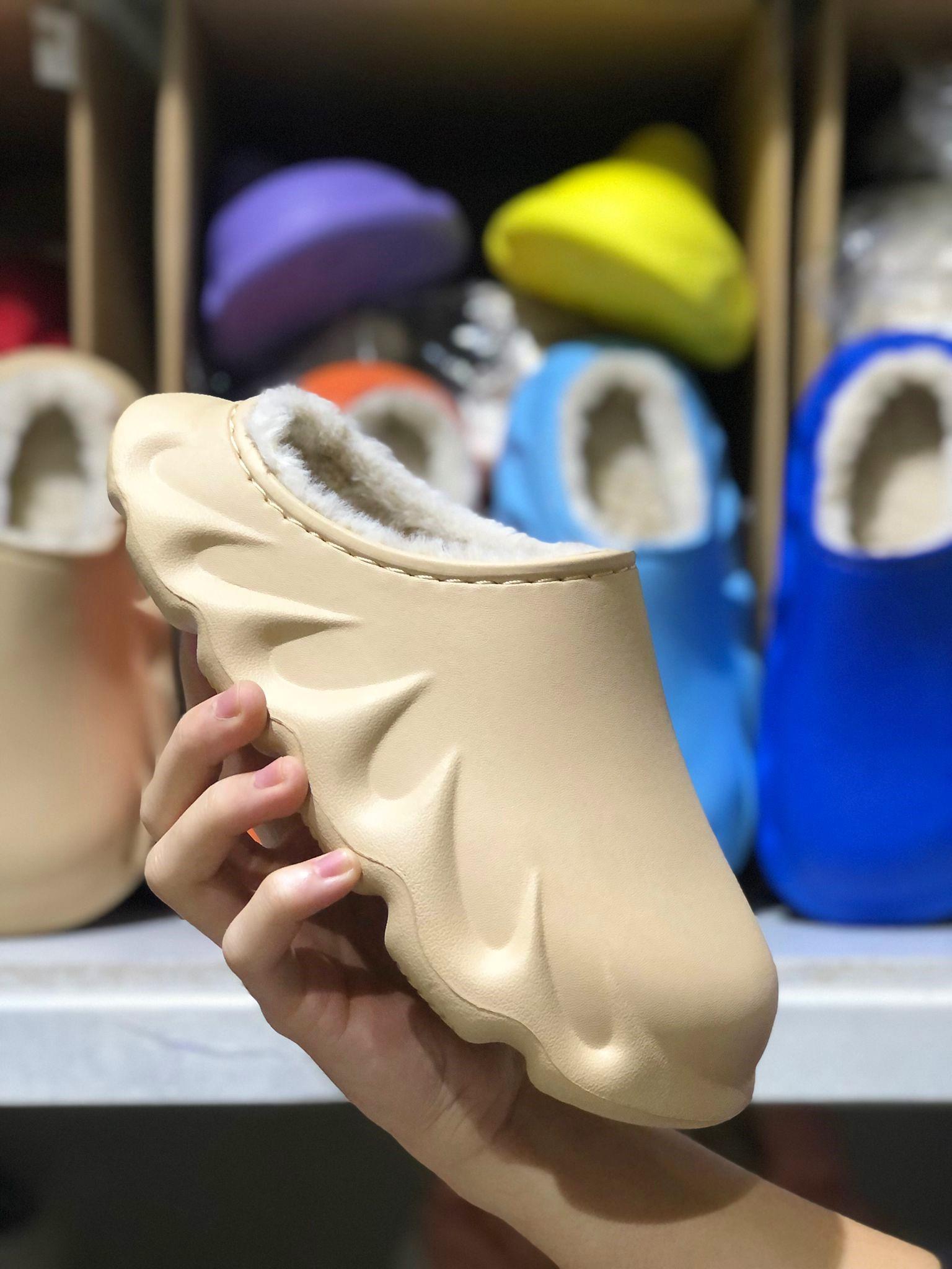 Alev Desenli Dikişsiz Terlik