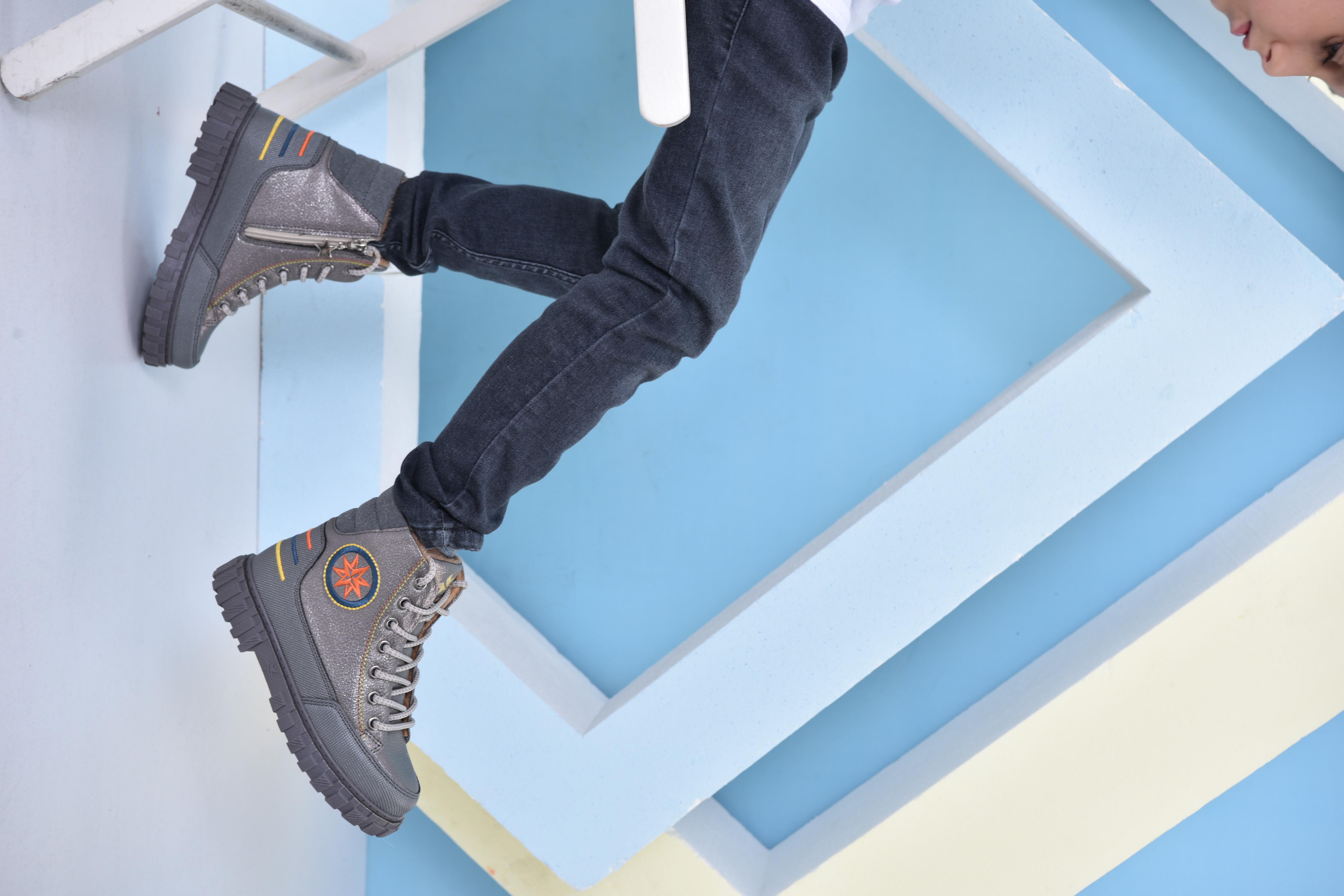 Kürklü Çocuk Botu