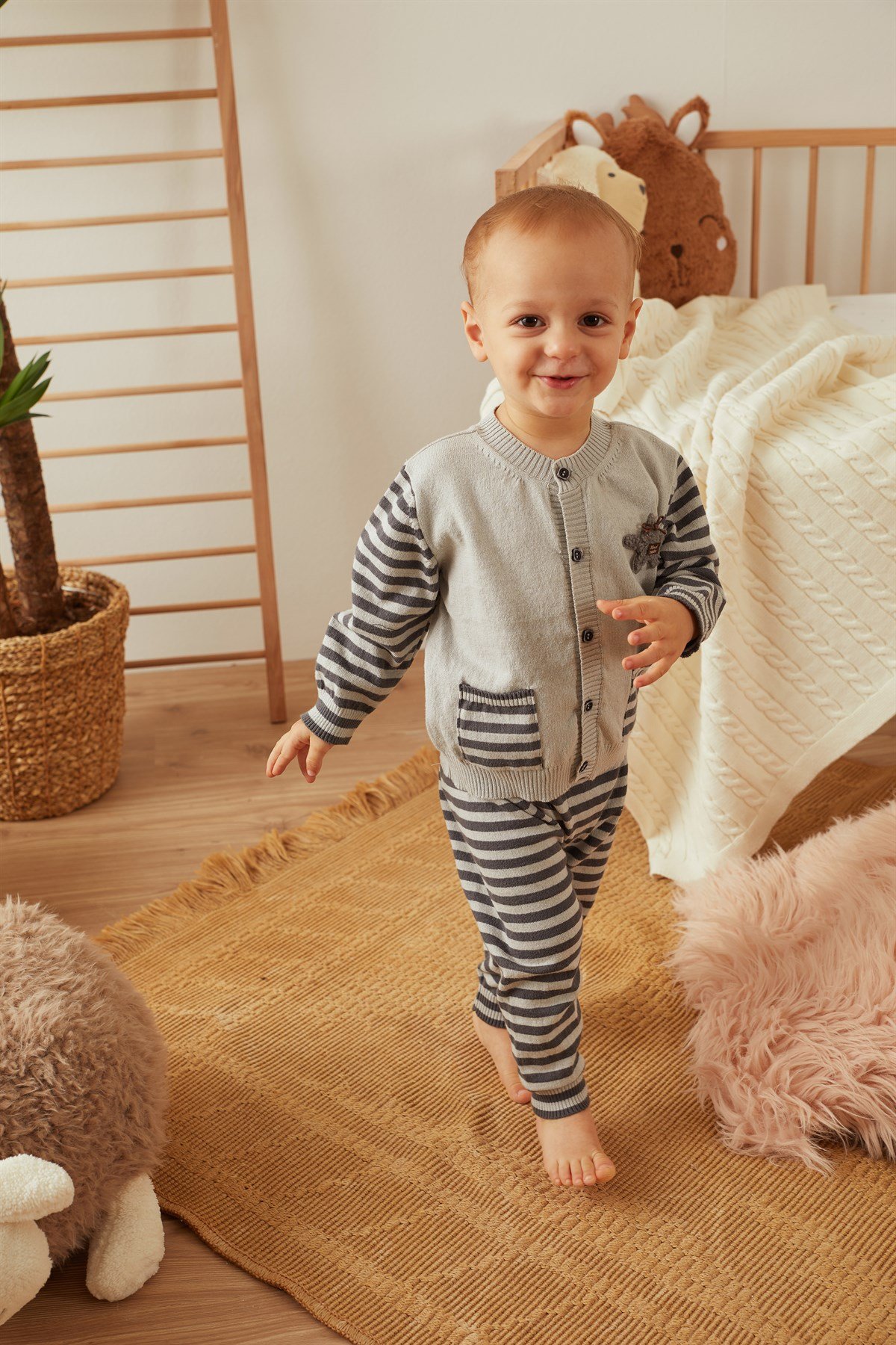 Açık Gri Çizgi Desenli Triko İkili Takım