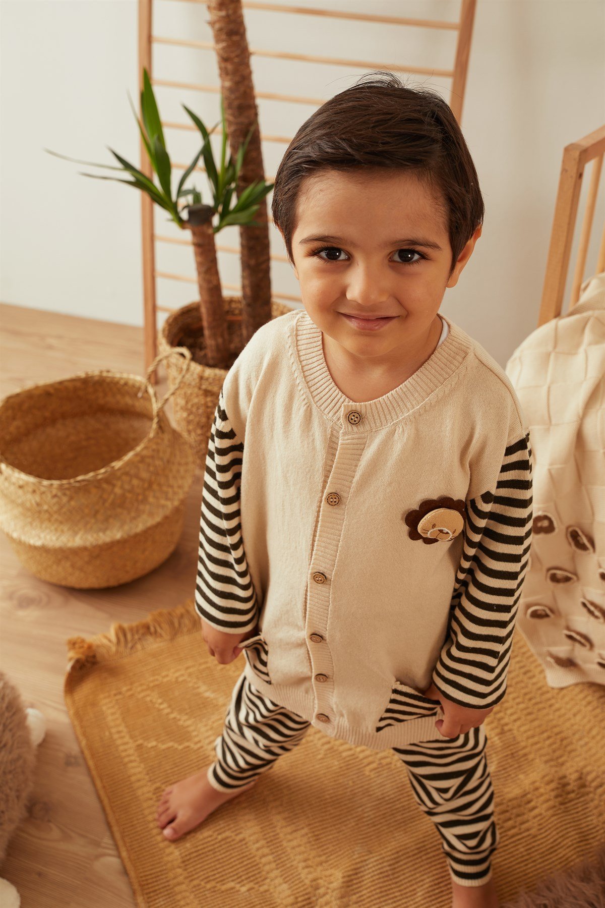 Sütlü Kahve Çizgi Desenli Triko İkili Takım