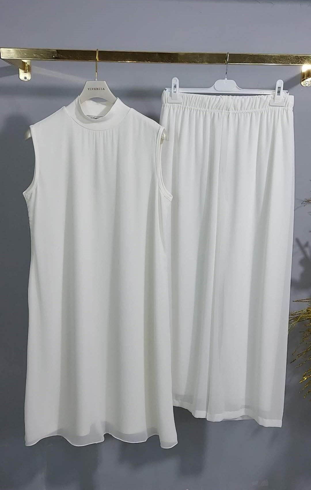 105 cm. Önü Şifon detaylı Dik Yaka İçlik Ve Şifon Pantolon Takım