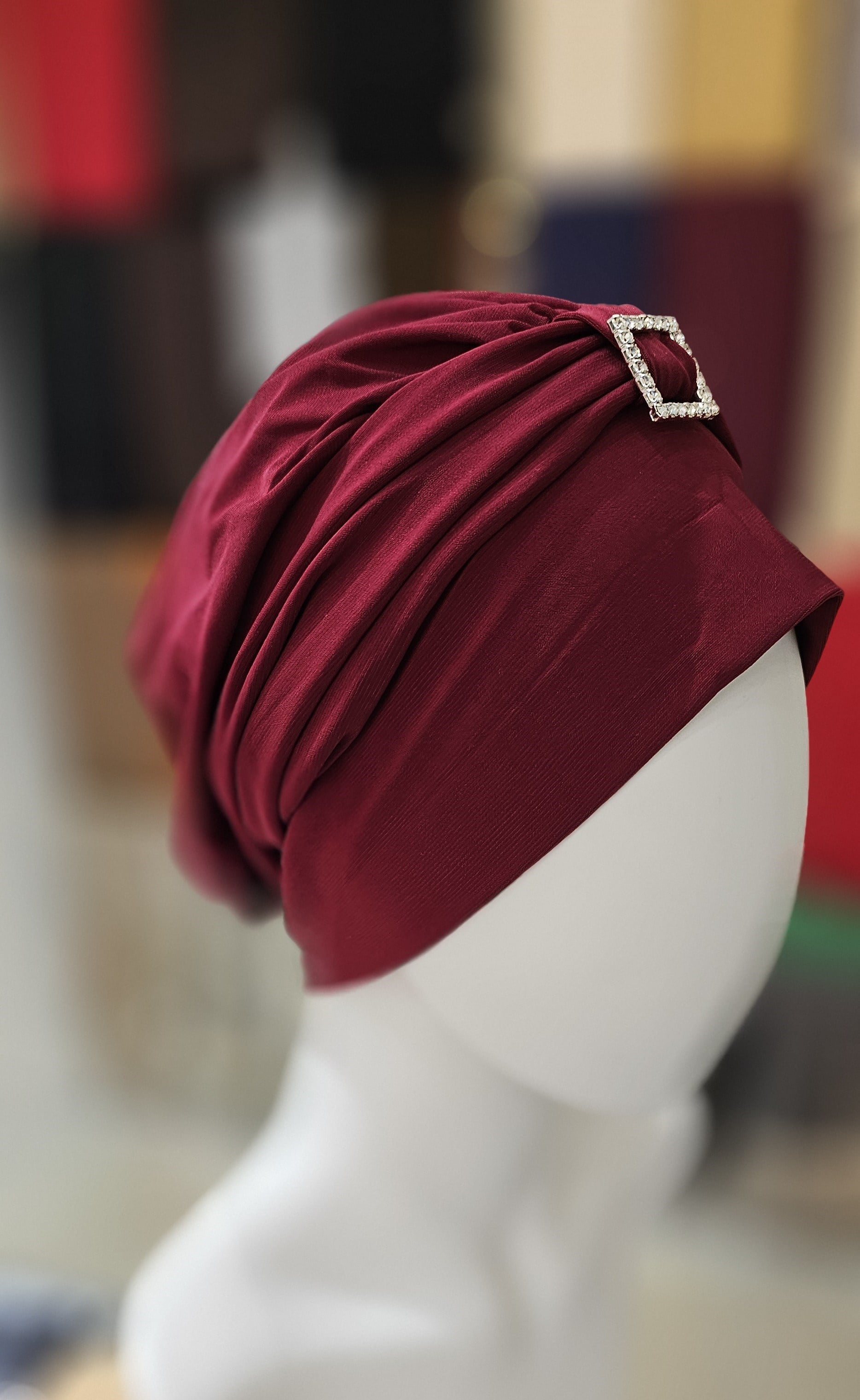 Lüx Tasarım Taşlı Tokalı Bone - Bordo