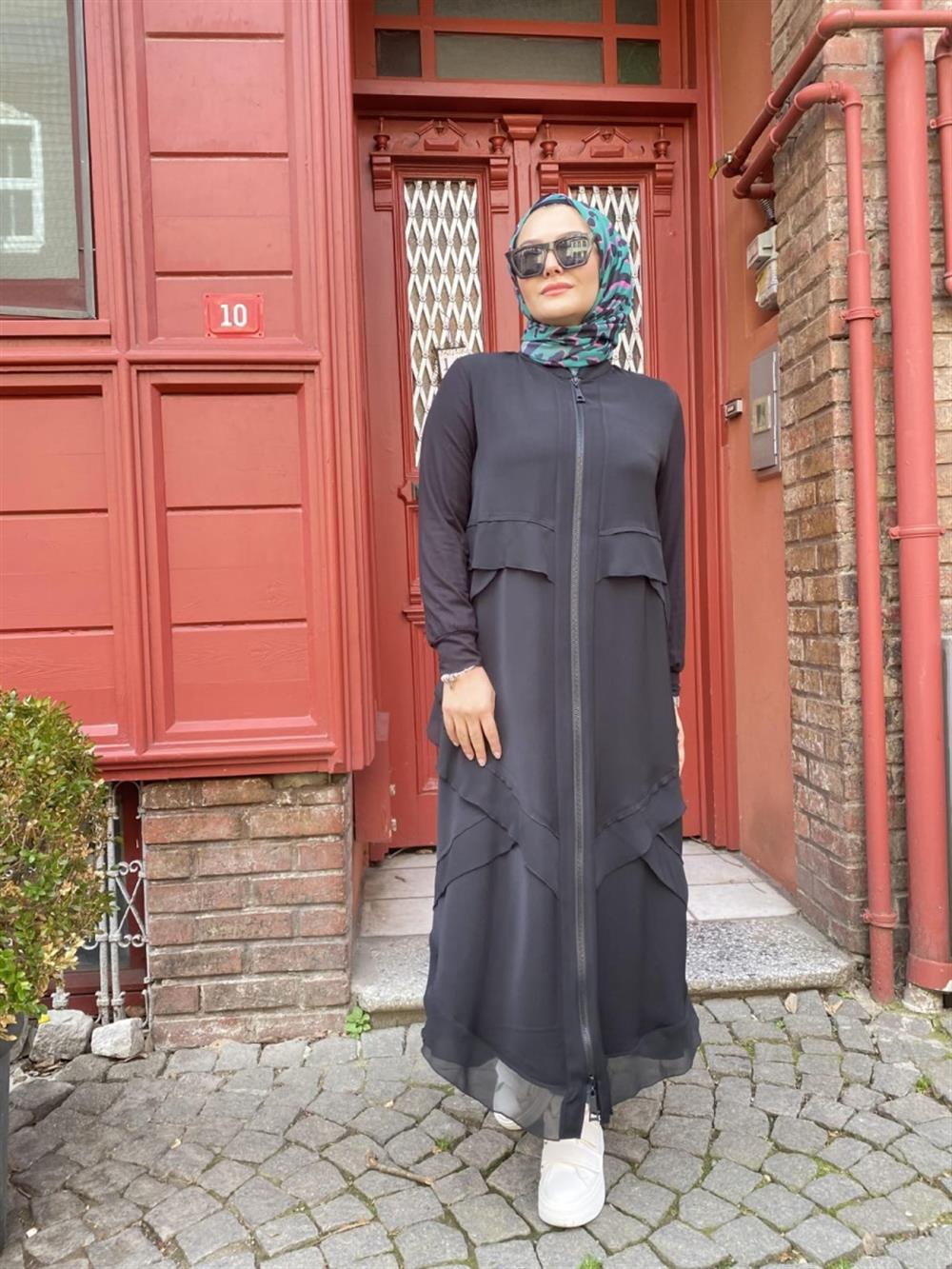 Red Show Ferace - Siyah