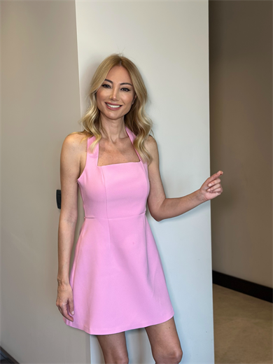 Boyundan Bağlı Mini Pembe Elbise