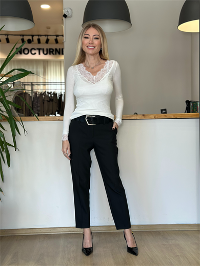 Dantel Detaylı Beyaz Bluz Askı0089