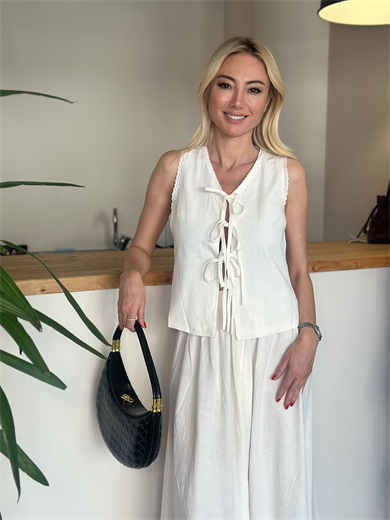 Fiyonk Detaylı Etekli Takım