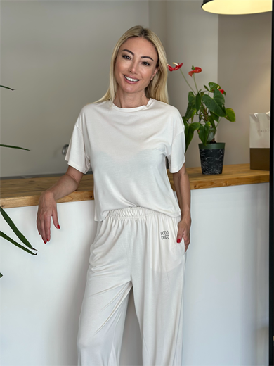 Marka Model Ekru Modal Takım