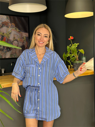 Mavi Çizgili Takım