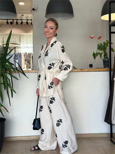 Paris İşlemeli Takım