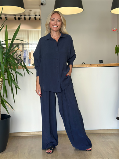 Rahat Bel Lastikli Lacivert Pantolon