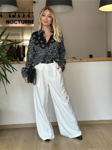 Saten Siyah Beyaz Gömlek Askı0013