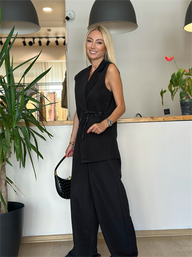 Siyah Bağlamalı Takım Askı00107