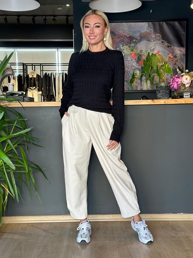 Siyah Bisiklet Yaka Saç Örgüsü Triko