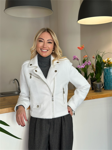 Tay Tüyü Beyaz Kısa Kaban Askı00262