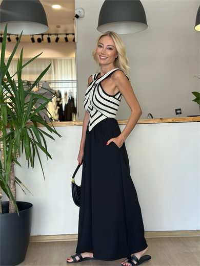 Triko Siyah Beyaz Elbise Askı0045