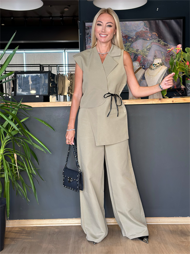 Yeşil Bağlamalı Pantolon Yelek Takım