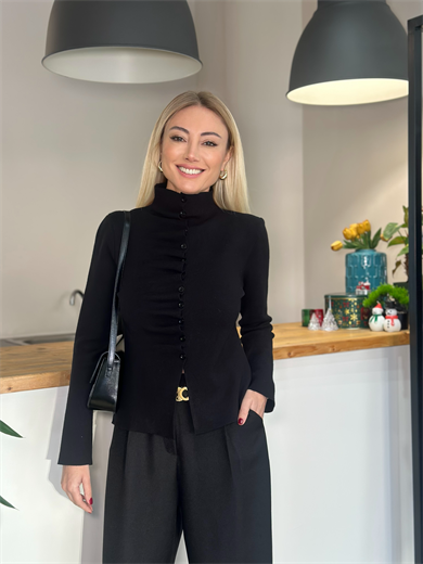 Yumuşak Doku Siyah Düğmeli Kazak Askı00392