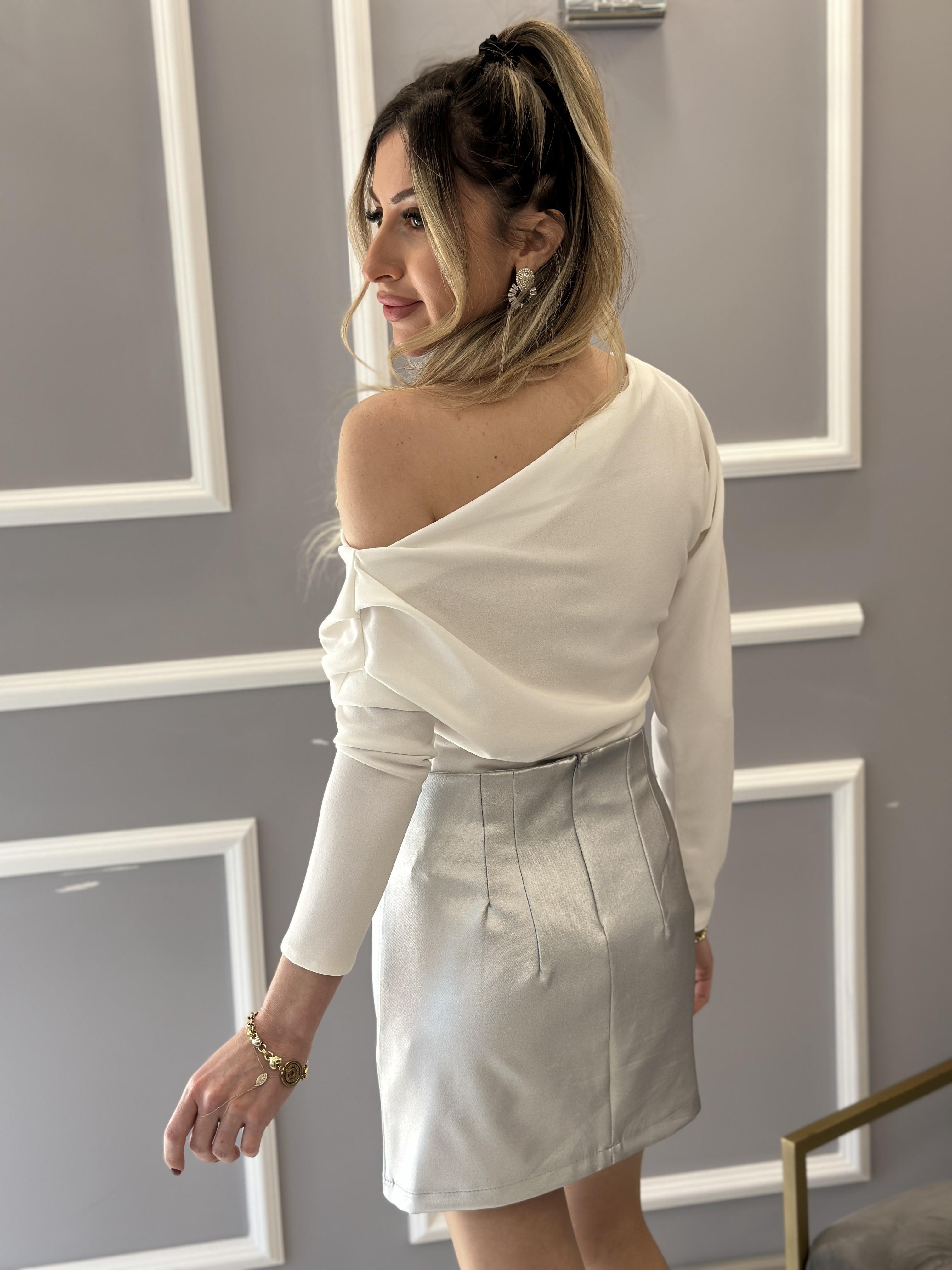 Bluz Omuz Detaylı Beyaz