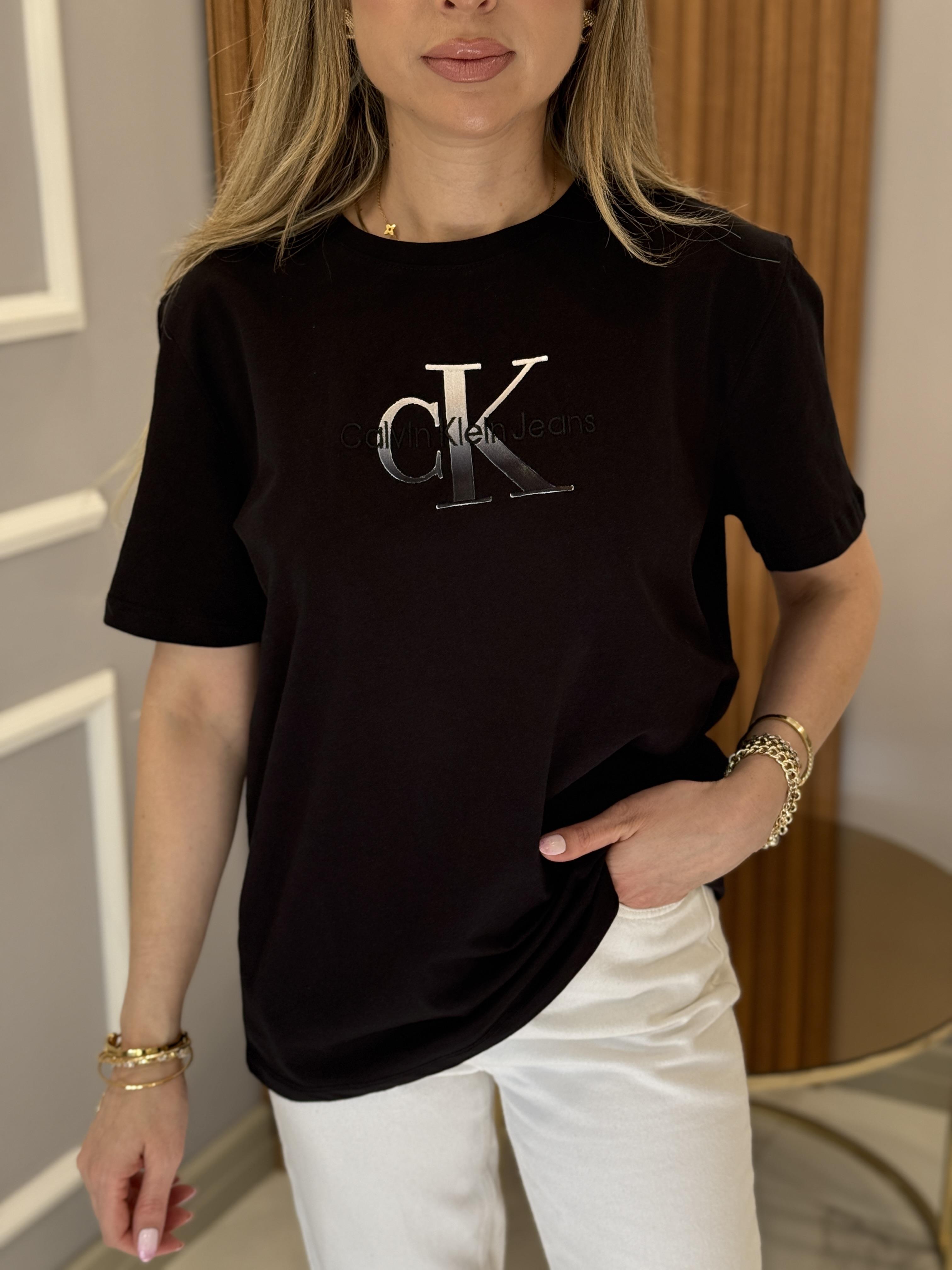 Cnk Gri Renk Nakış Yazı Detaylı Tişört Siyah