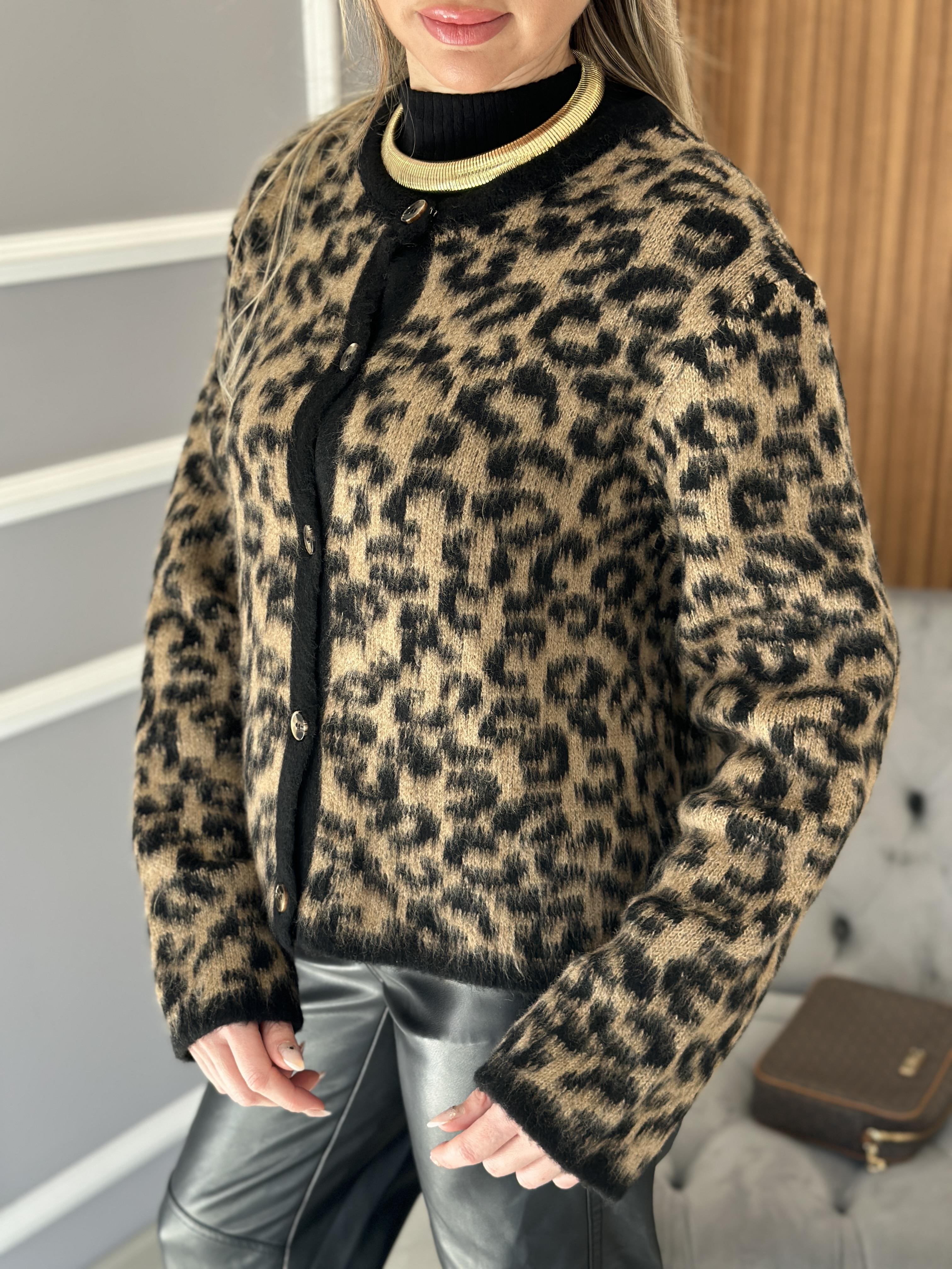 Hırka Leopar Desenli Düğmeli Hırka