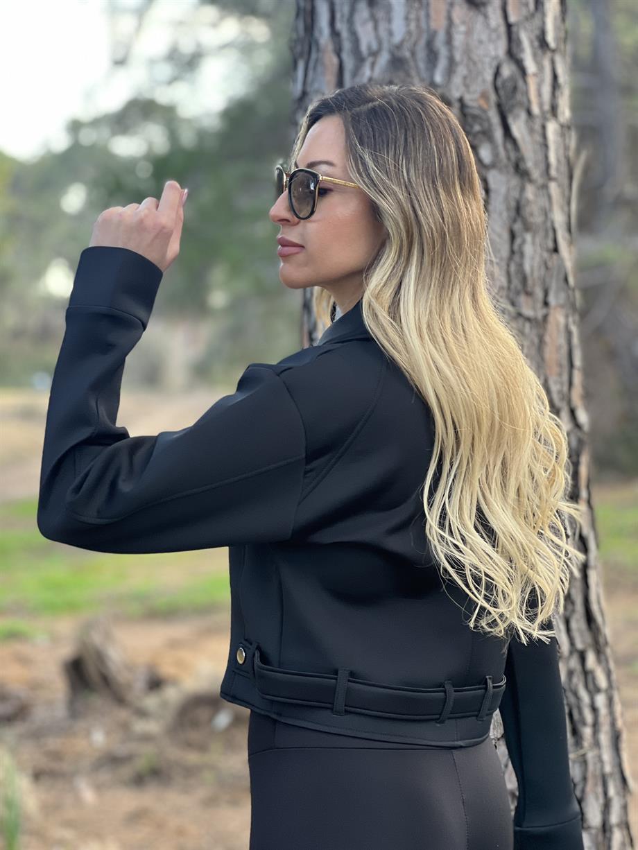 Kemer Detaylı Fermuarlı Ceket Siyah