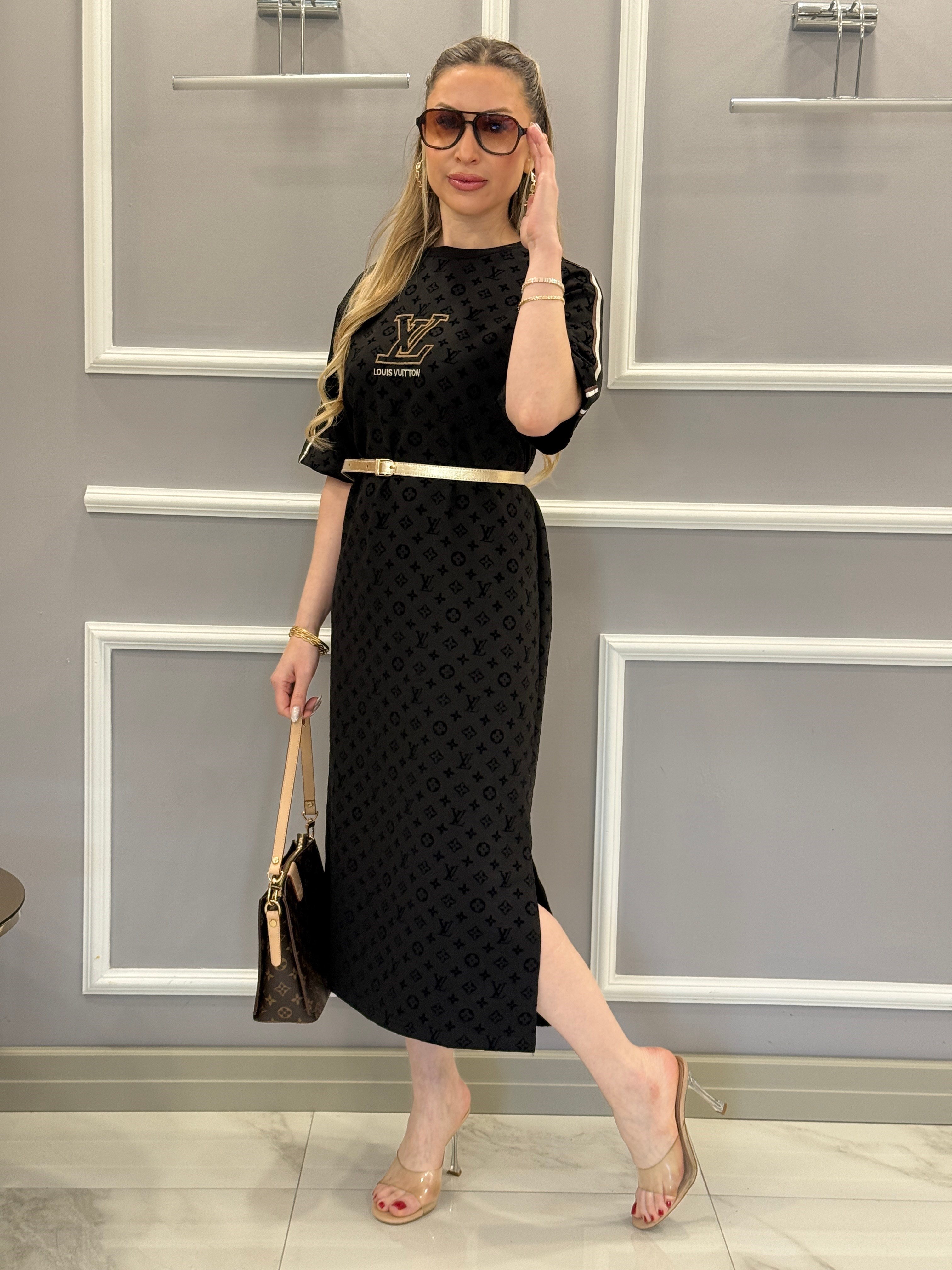 LN Premium Boyu 116cm Yandan Tek Yırtmaçlı Kendinden Desenli Oversize Siyah Elbise 
