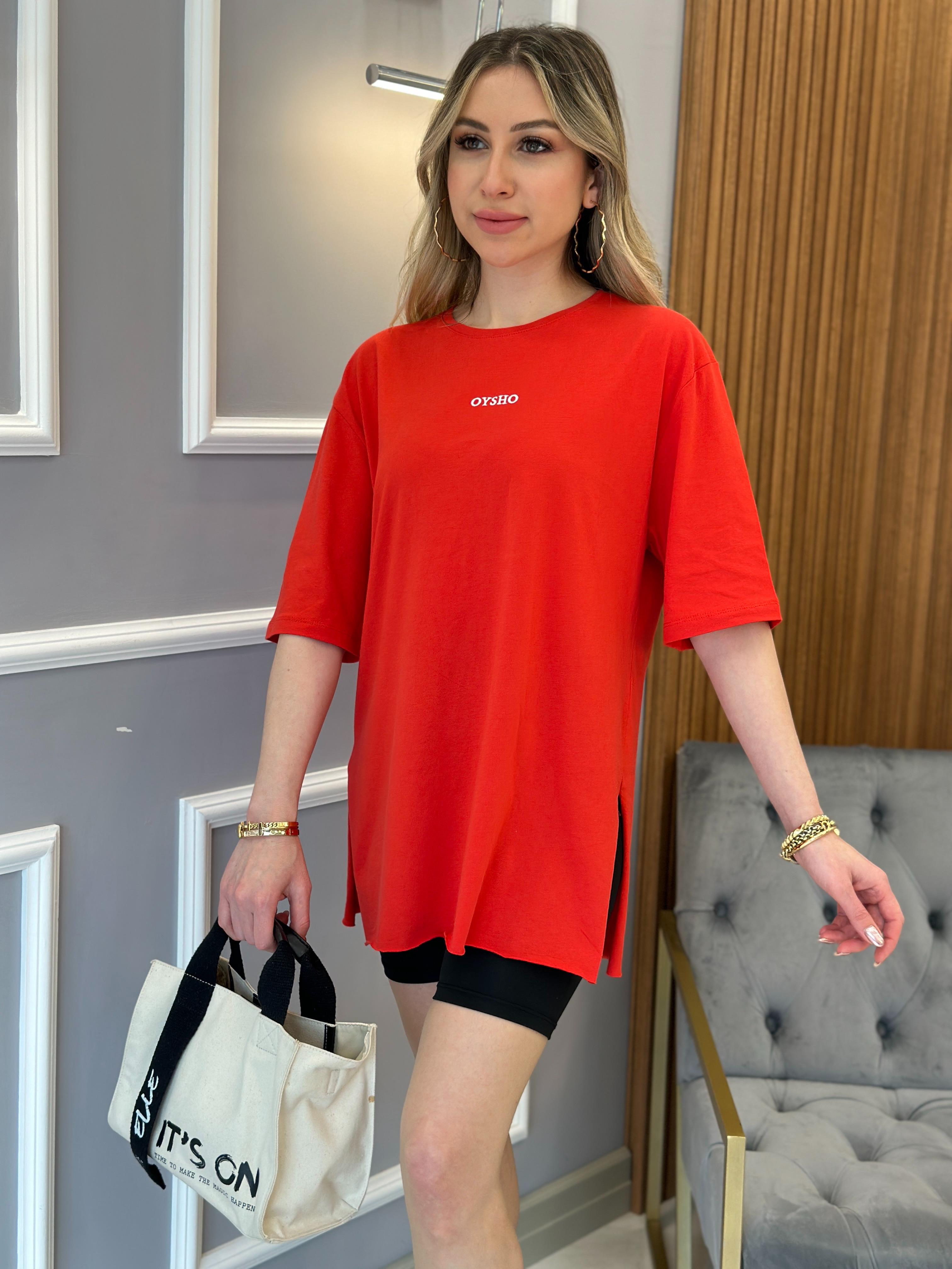 Oys T-shirt Oversize Yandan Yırtmaçlı Kırmızı