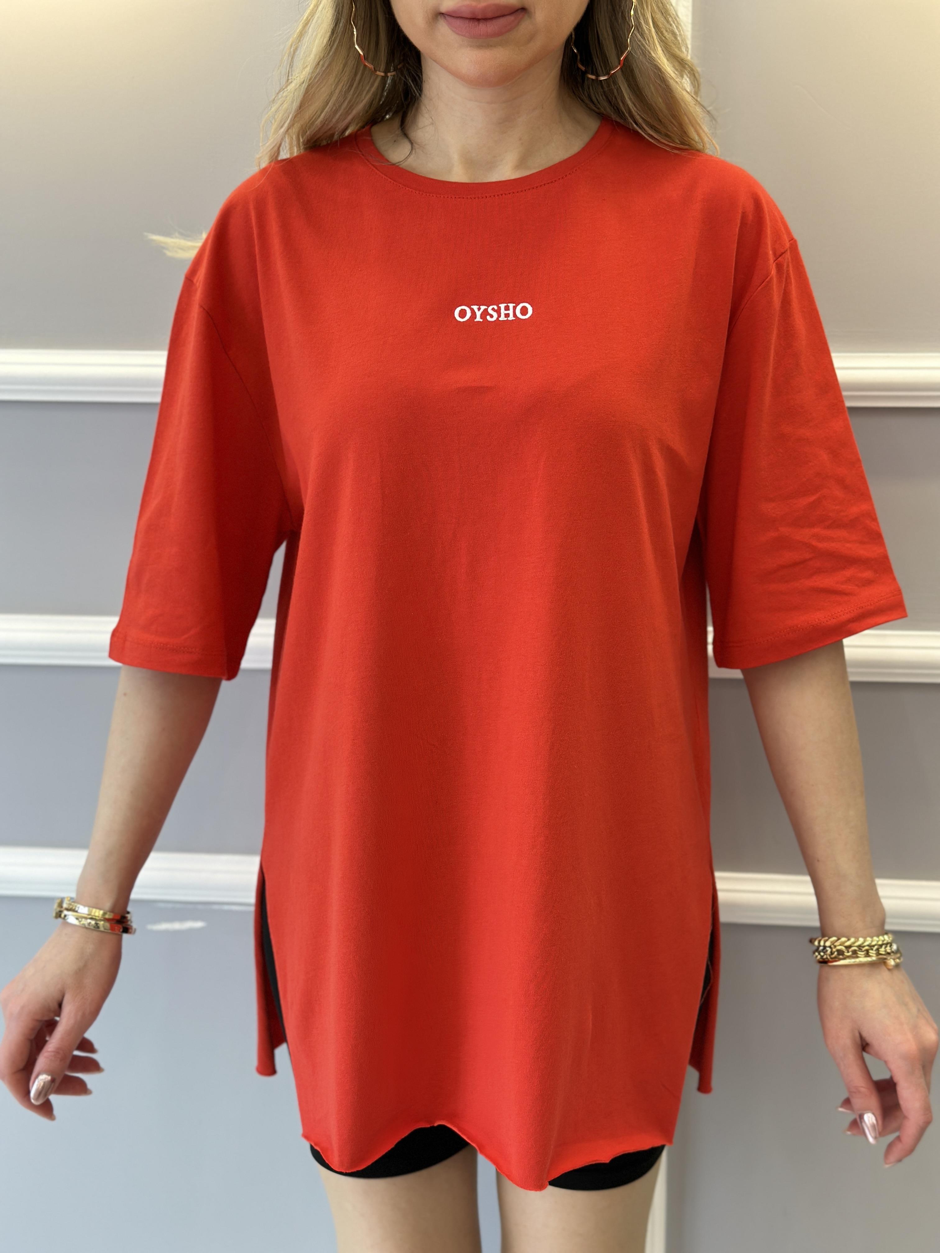 Oys T-shirt Oversize Yandan Yırtmaçlı Kırmızı
