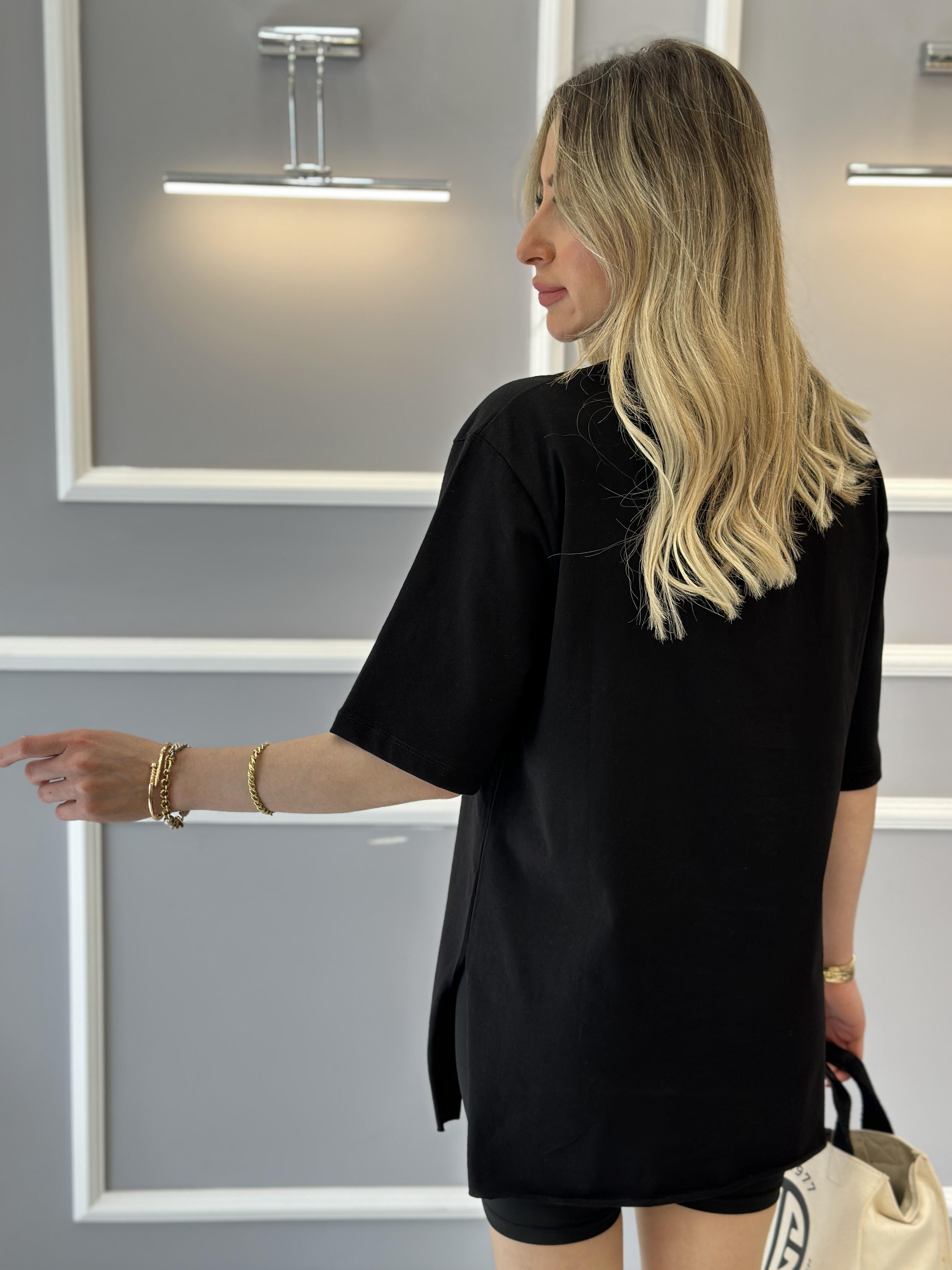 Oys T-shirt Oversize Yandan Yırtmaçlı Siyah