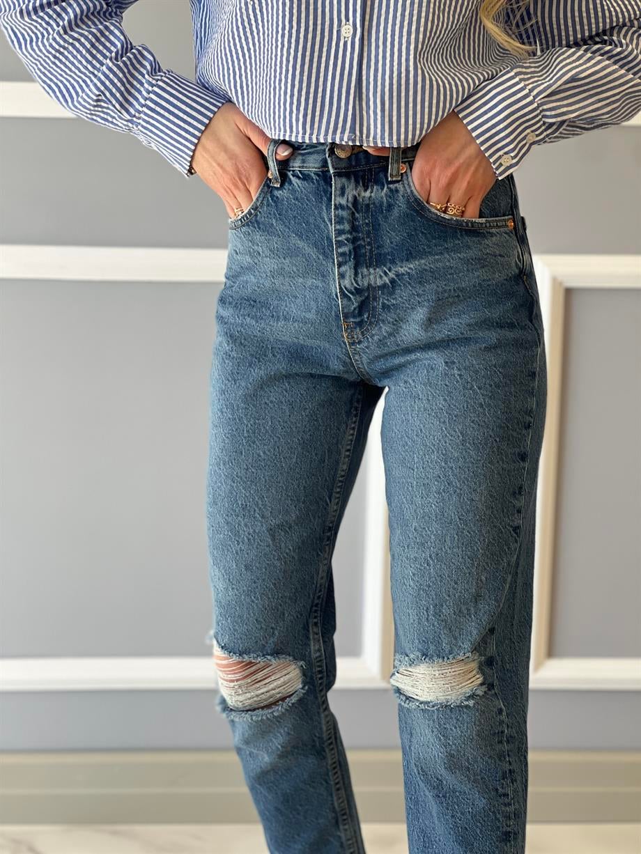 Slim Mom Jeans