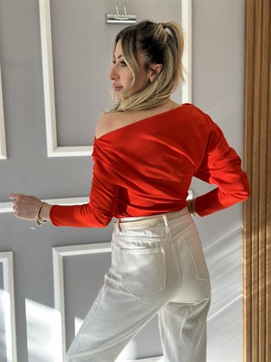 Bluz Omuz Detaylı Kırmızı