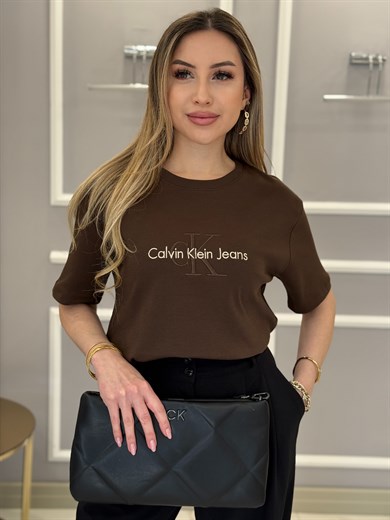 Cn Premium Nakış Yazılı Kahverengi Tişört 