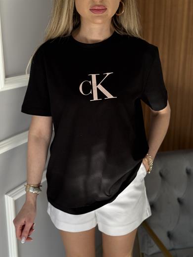 Cnk Pembe Yazılı Premium Tişört Siyah