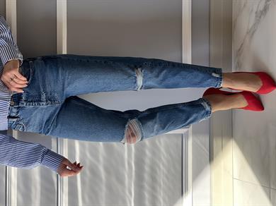 Slim Mom Jeans