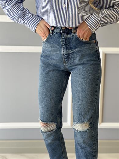 Slim Mom Jeans