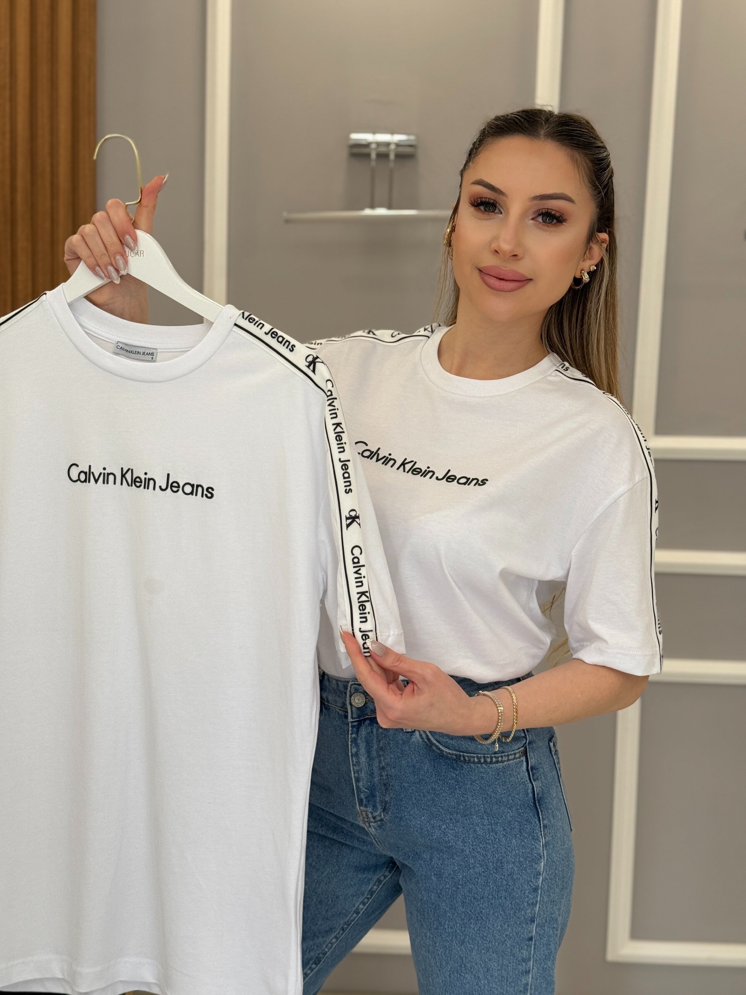 Cn Kol Detaylı Premium Beyaz Tişört 