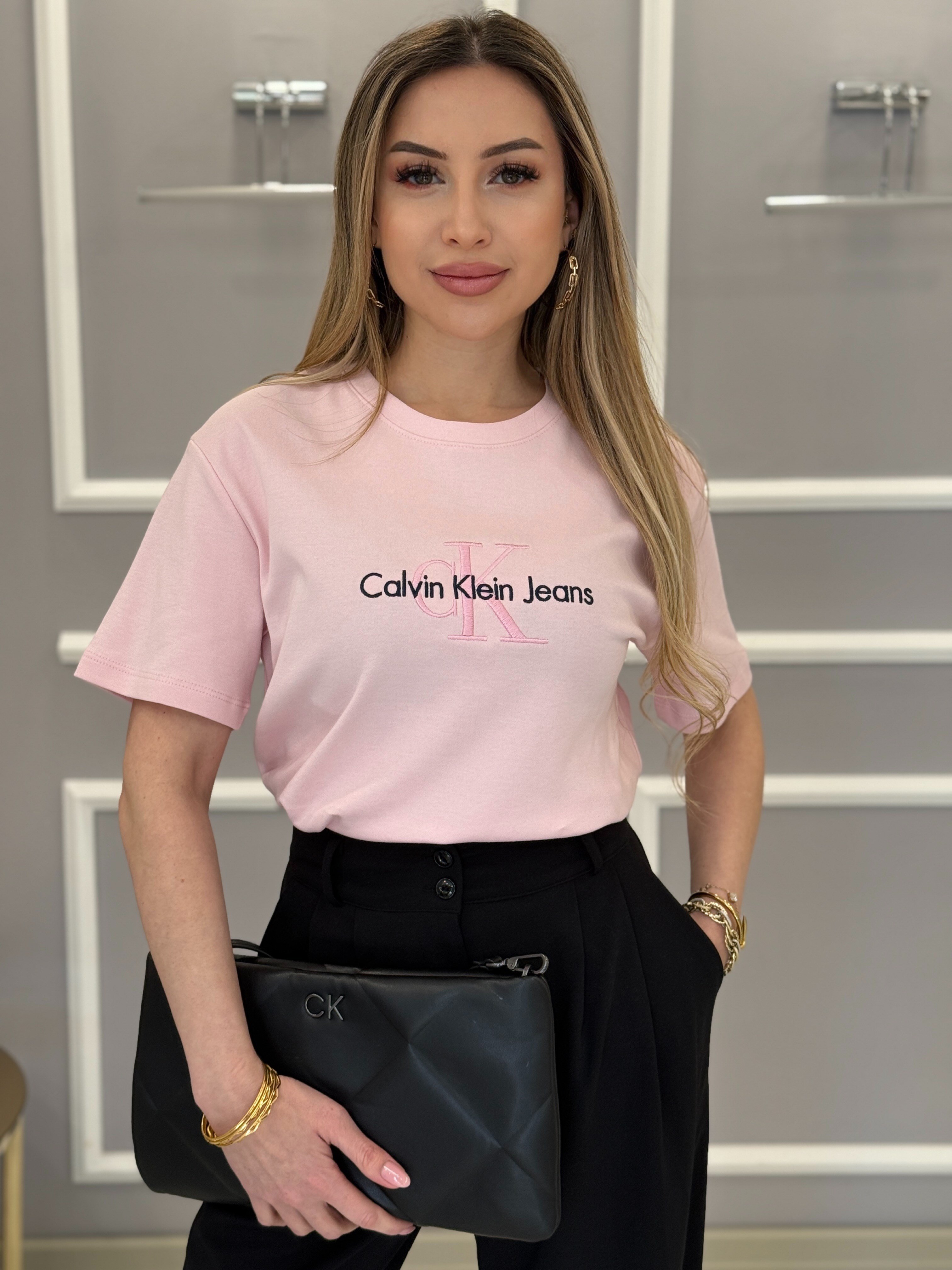 Cn Premium Nakış Yazılı Pembe Tişört 