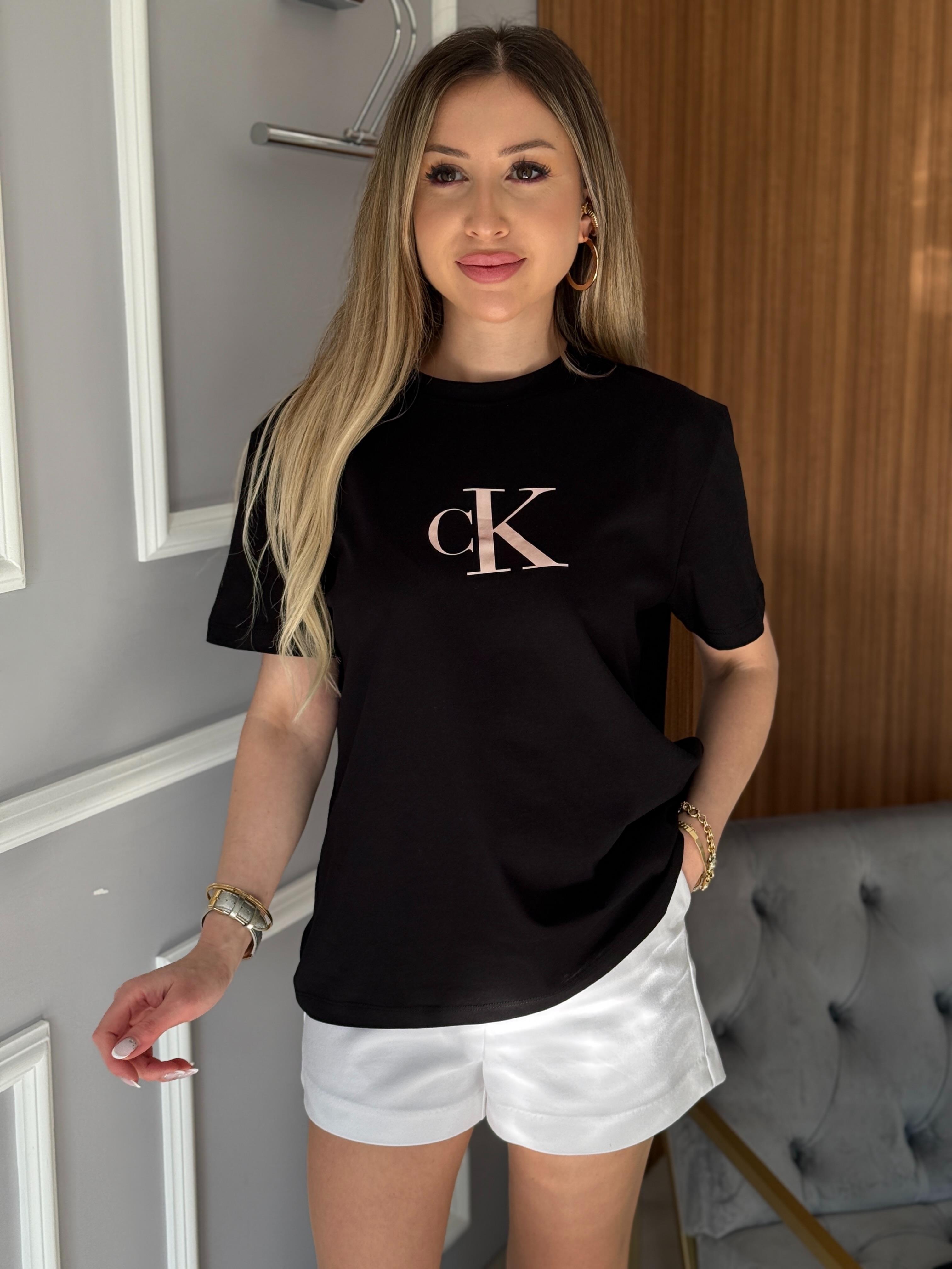 Cnk Pembe Yazılı Premium Tişört Siyah