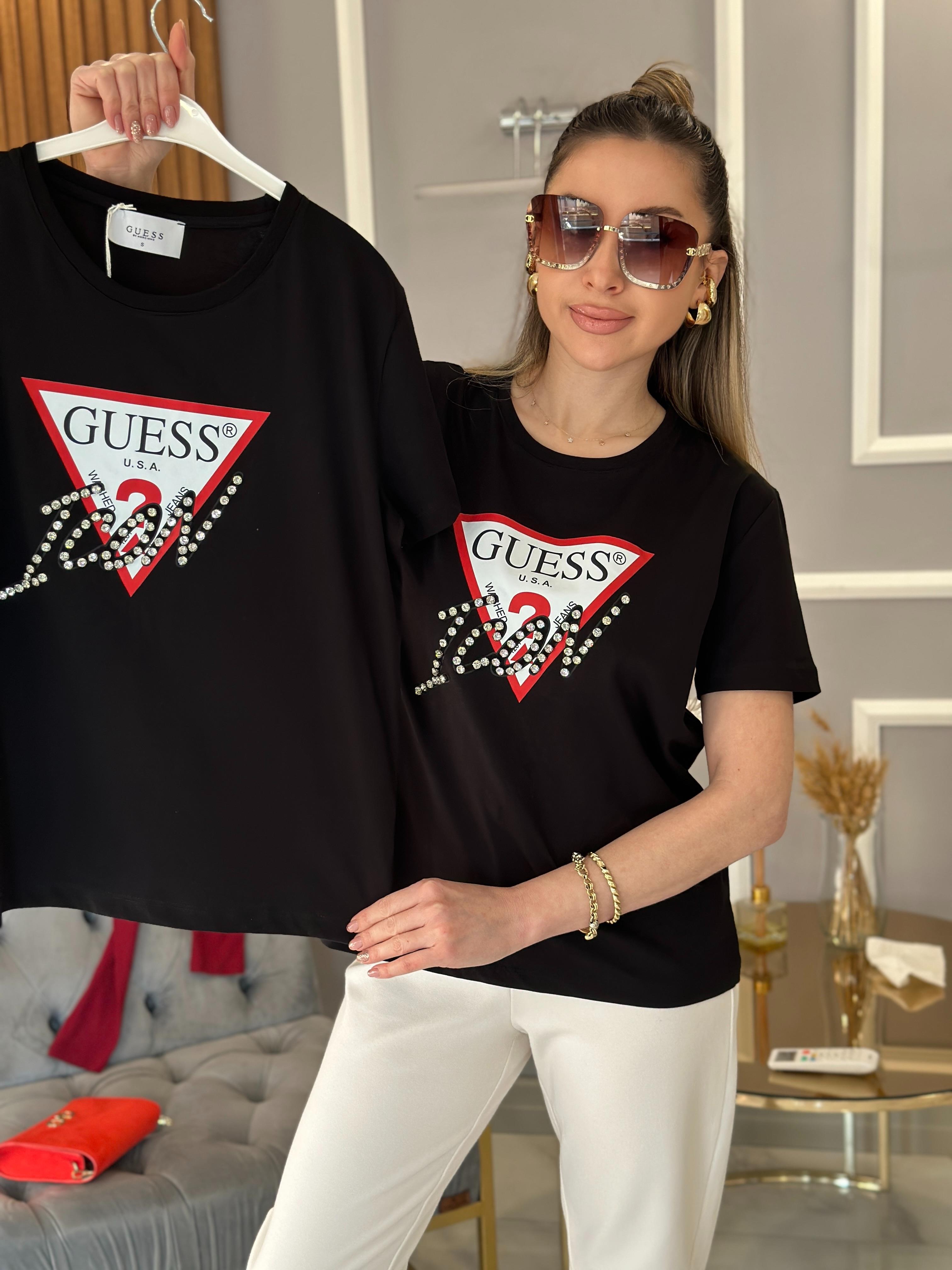 Gu Taş Yazı Detaylı Siyah T-shirt