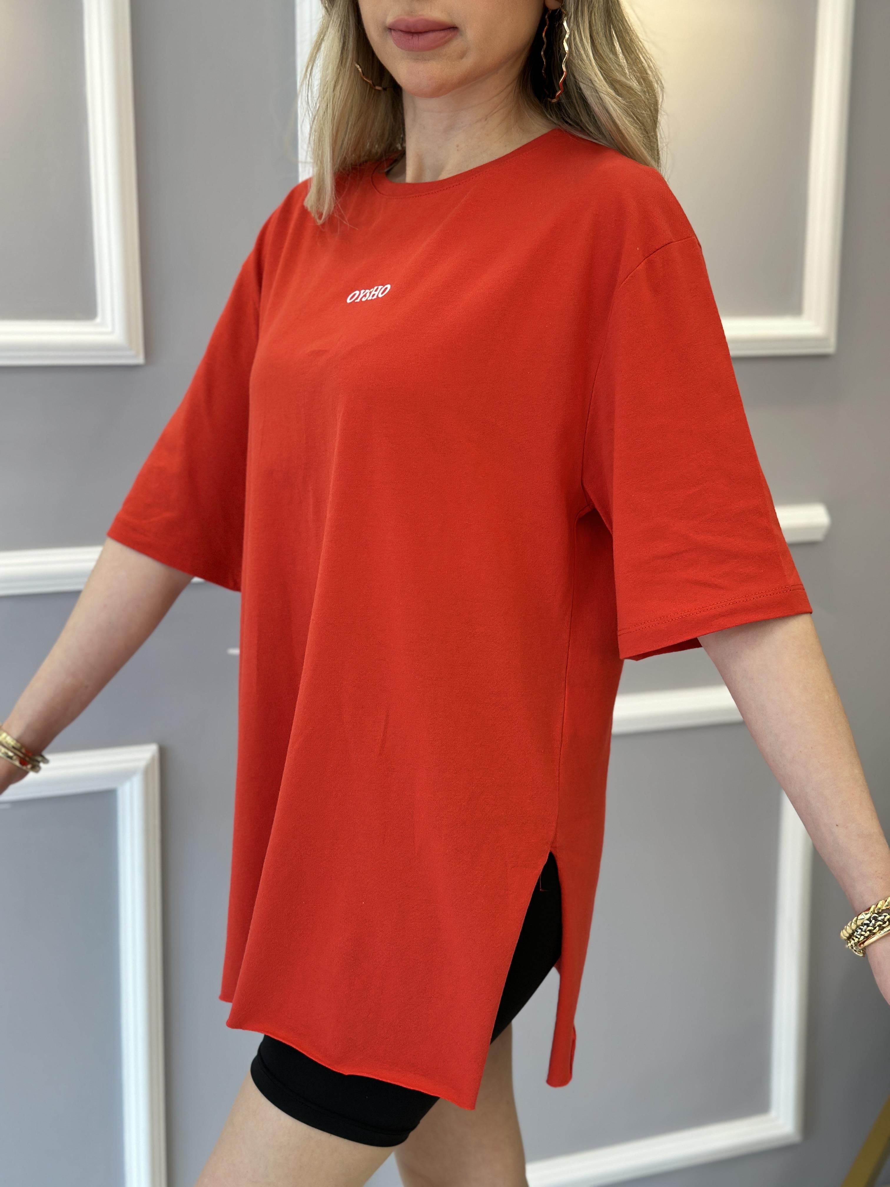 Oys T-shirt Oversize Yandan Yırtmaçlı Kırmızı