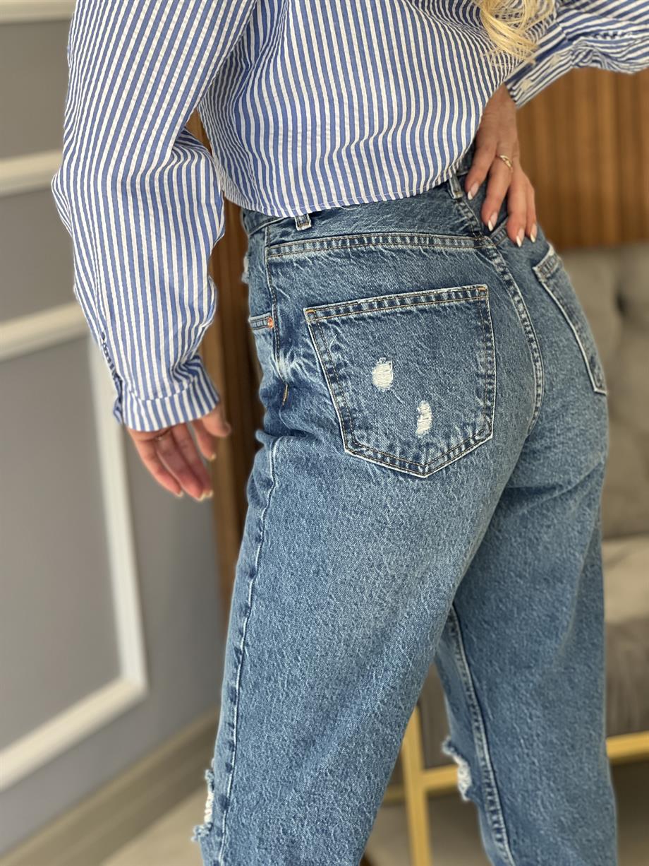 Slim Mom Jeans