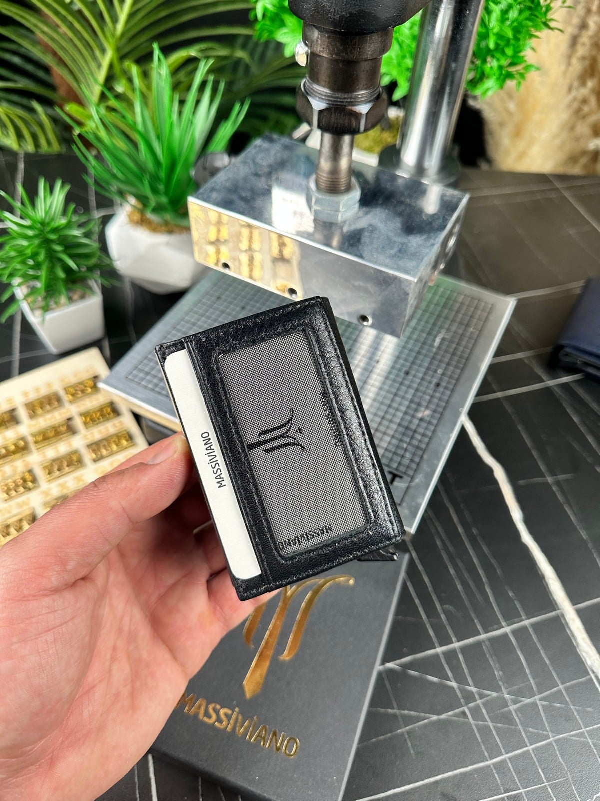 Mechanism wallet black