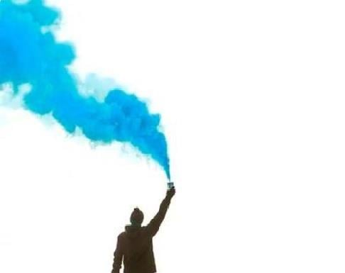 Mavi Renk Sis Bombası