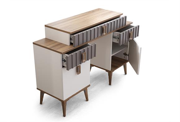 Doru Aynalı Makyaj Masası