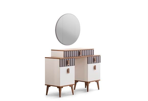 Doru Aynalı Makyaj Masası