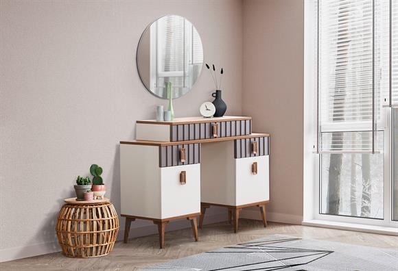 Doru Aynalı Makyaj Masası