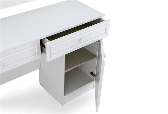 Melis Makyaj Masası