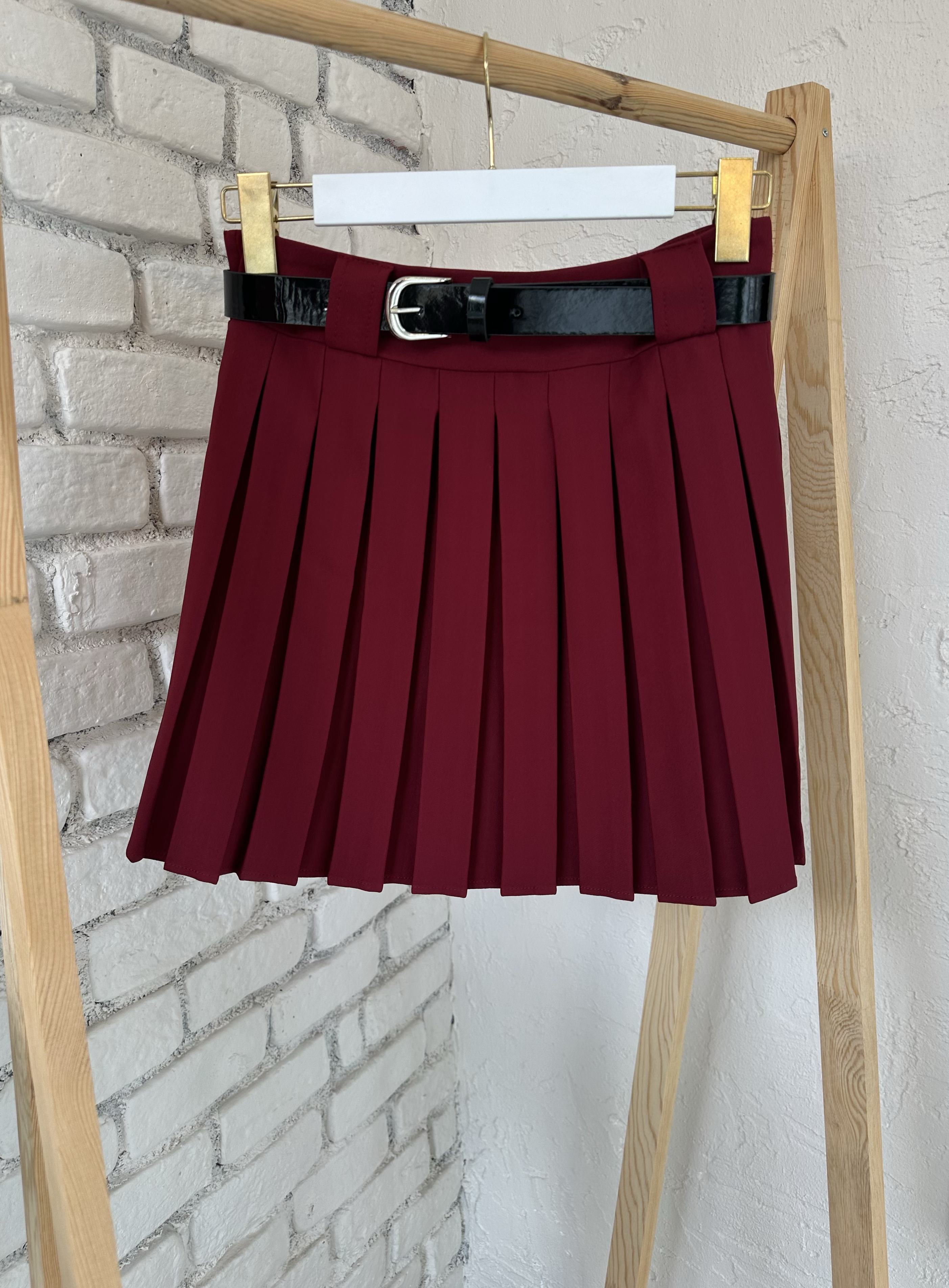 Bordo Renk Pileli Kemerli Etek