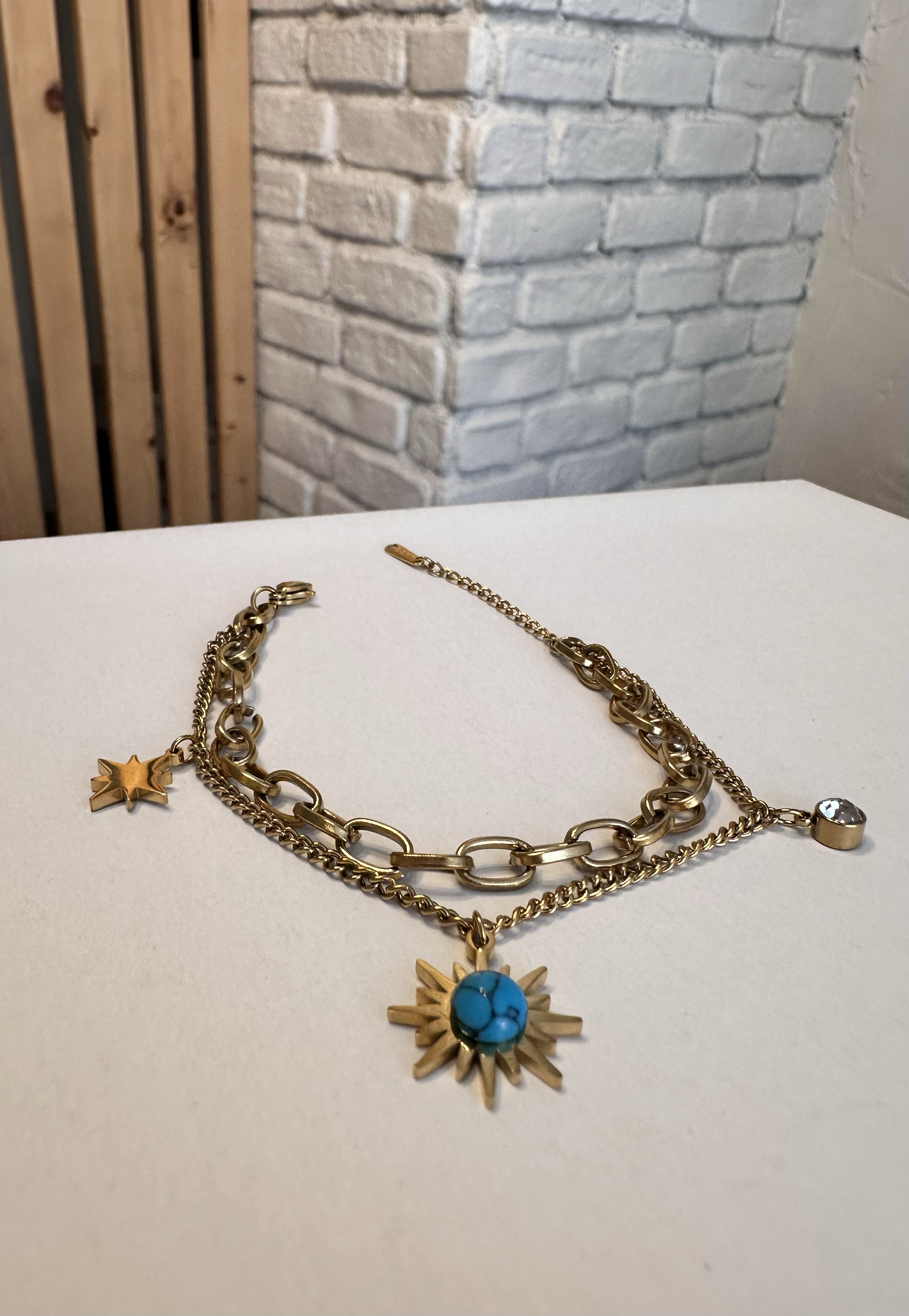 Çelik Gold Renk Charm Detaylı İki Zincirli Bileklik
