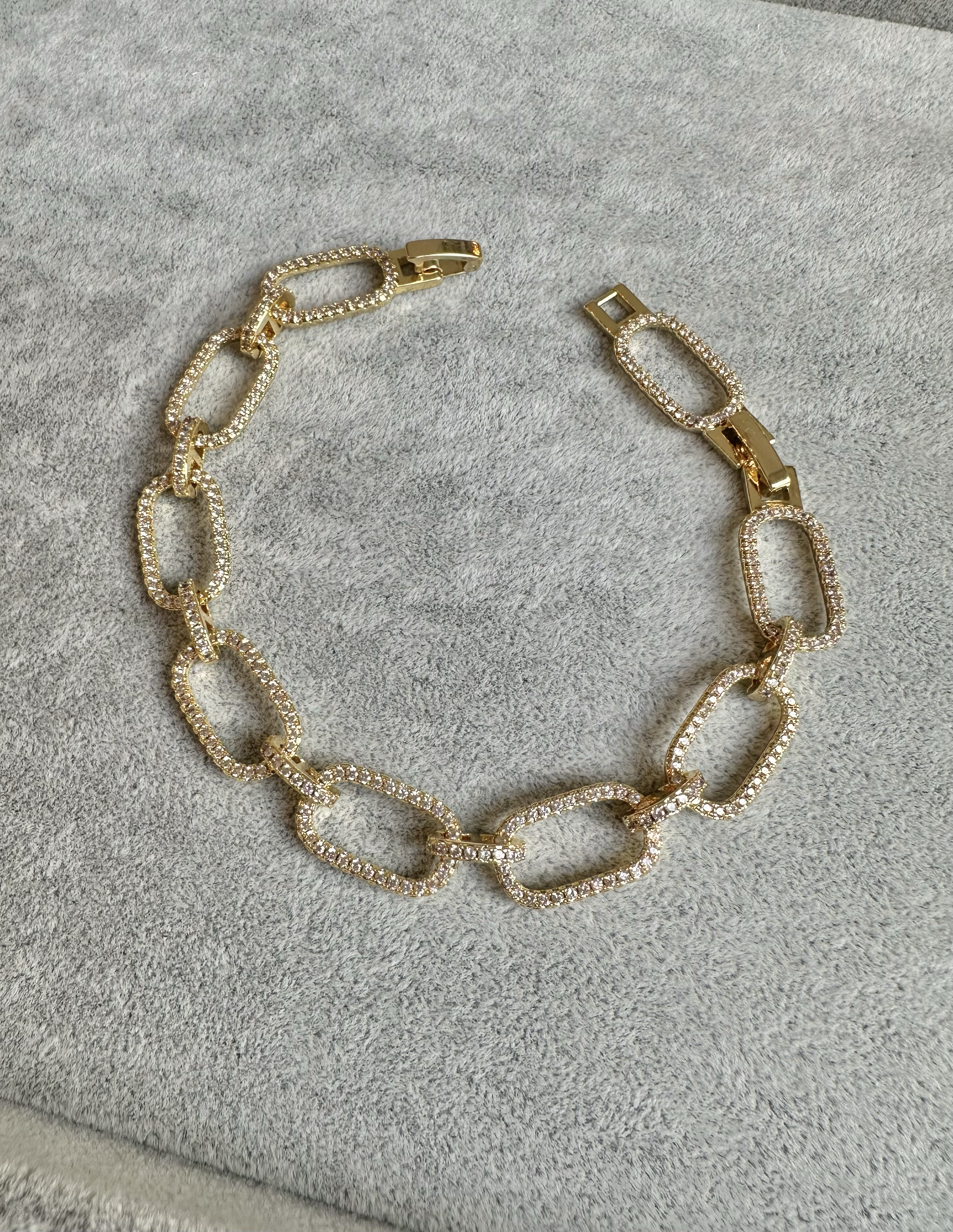 Çelik Gold Renk Taşlı Zincir Model Bileklik
